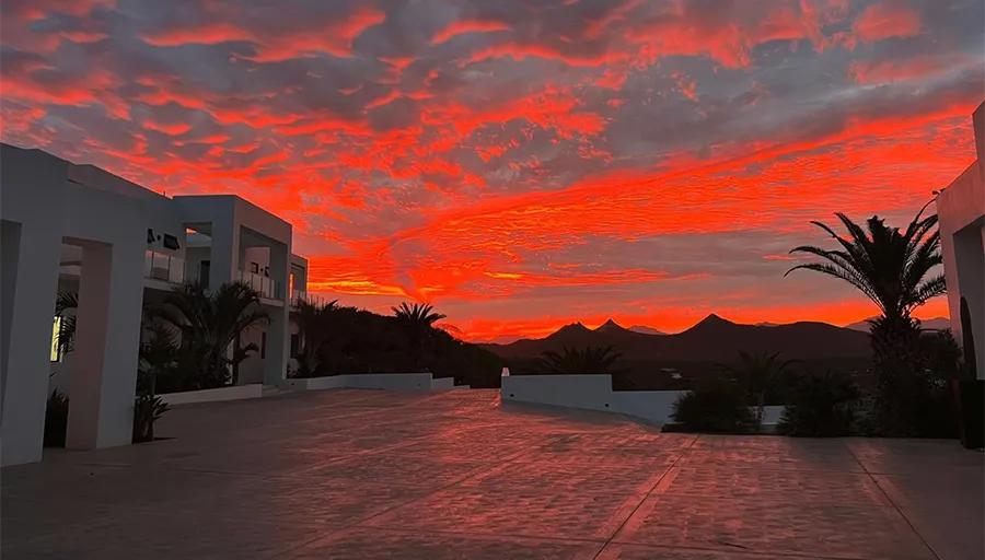 Viraha Wellness private residence in Los Cabos at dusk
